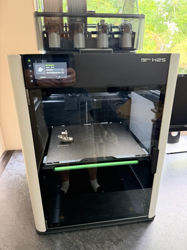 Bambu Lab 3D Printers Bring a 166-Million-Year-Old Dinosaur Back to Life