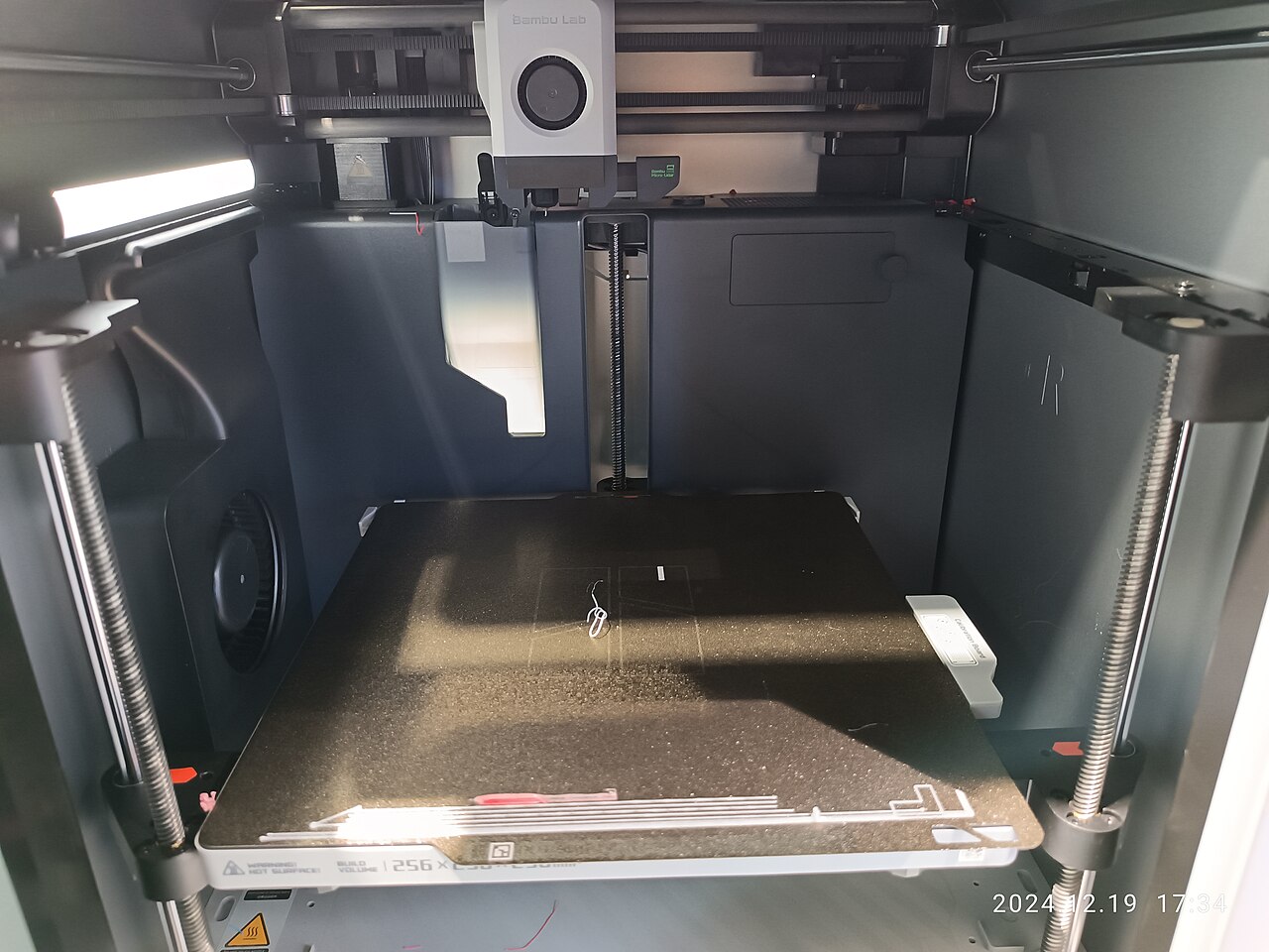 Bambu Lab Launches R1, Its First Non-Printer Product: A Self-Aligning 55W CO2 Laser