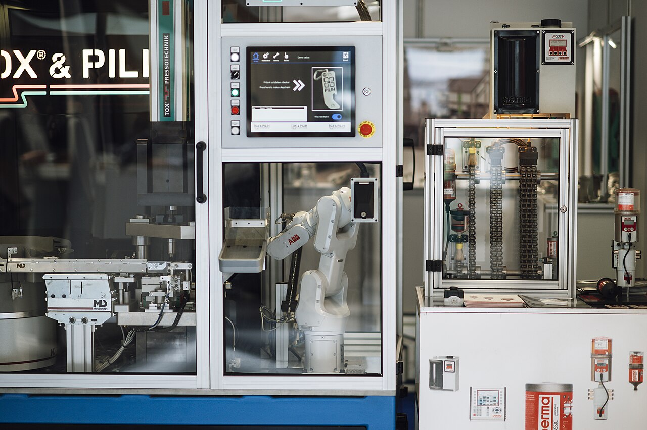 Robotics Is Now a Rush-Order Business for On-Demand 3D Printing: Protolabs Doubles, Upside Parts Sees 37% Rush